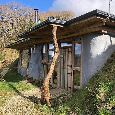 Rabbits 1Or 2 Bedroom Hobbit Style Hillset Earthen Dartmoor Eco Home South Brent Exterior photo