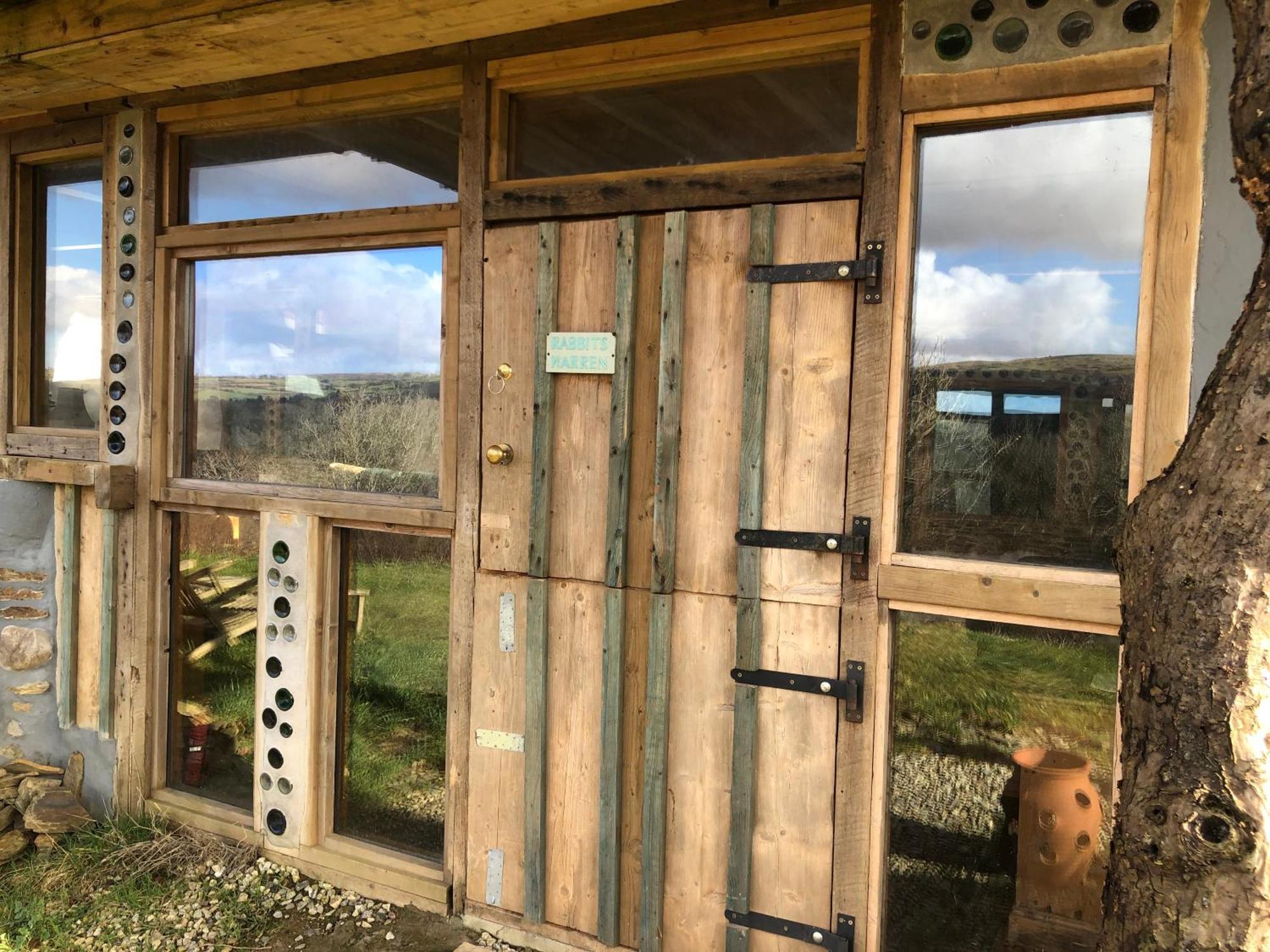 Rabbits 1Or 2 Bedroom Hobbit Style Hillset Earthen Dartmoor Eco Home South Brent Exterior photo